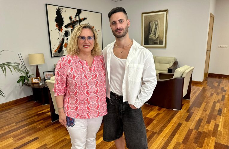 The Fuengiroleño influencer, Edgard Caro Casado ‘Sensillo with S’, preacher of the Fuengirola 2025 Rosary Fair
