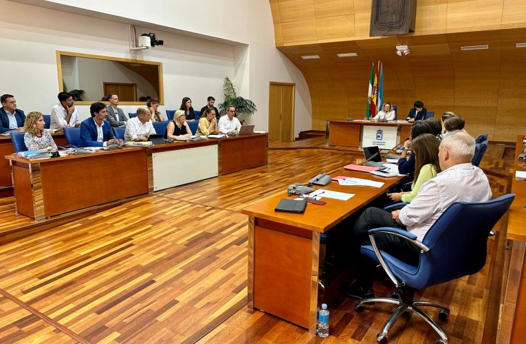 Institutional Declaration of Corporate Plenary congratulations to clubs and athletes Fuengiroleños