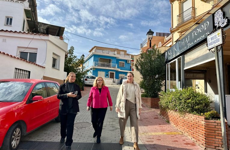 The Fuengirola City Council eliminates the Los Pacos overhead lines with the dismantling of the cables and turrets