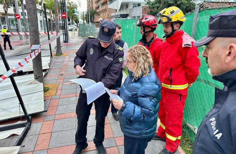 The Fuengirola City Council is acting on thirty incidents caused by the strong wind last morning