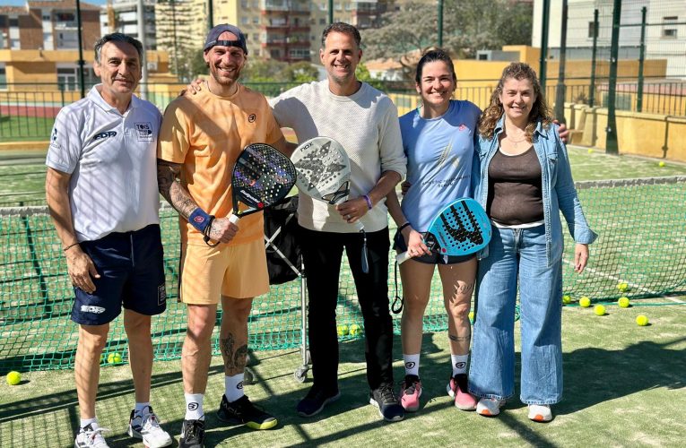The Fuengirola City Council promotes inclusive sport with a pilot paddle project adapted for deaf people