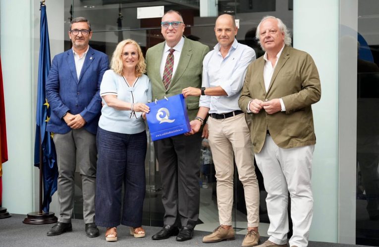Fuengirola obtains the Q Flag for Quality and S Flag for Sustainability on 100% of its beaches