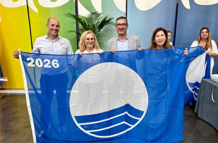 Fuengirola receives the Blue Flags that recognize the quality of 100% of its coastline for the seventh consecutive year