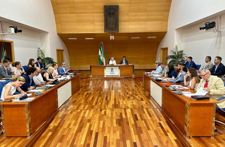 Institutional declaration of congratulations from the Corporate Plenary to clubs and athletes from Fuengirola